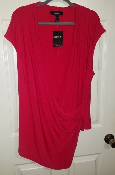 Plus size wrap top - Picture 3 of 6